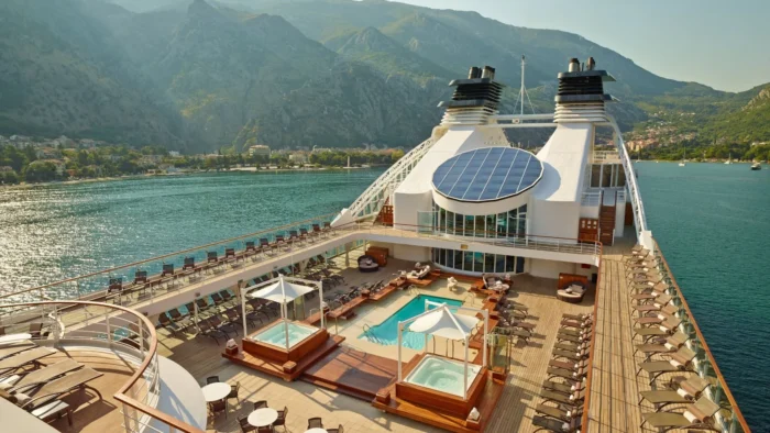 Seabourn Quest Pool