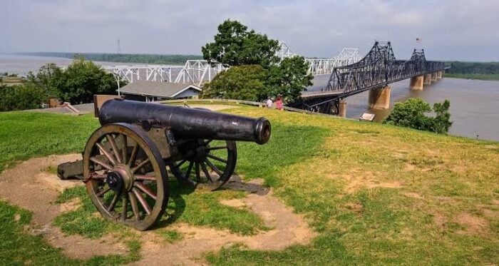Civil War river cruise stop: cannon on the bluff at Vicksburg overlooking the Mississippi River